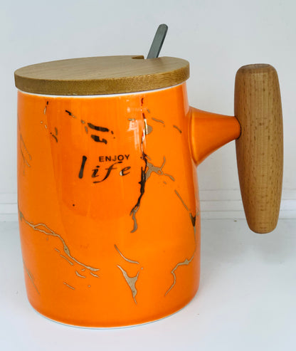 Ceramic mug with handle and wooden lid