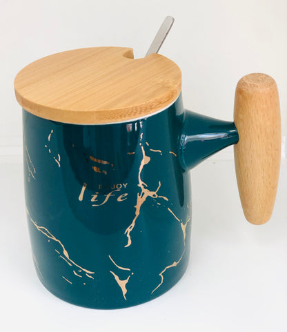 Ceramic mug with handle and wooden lid