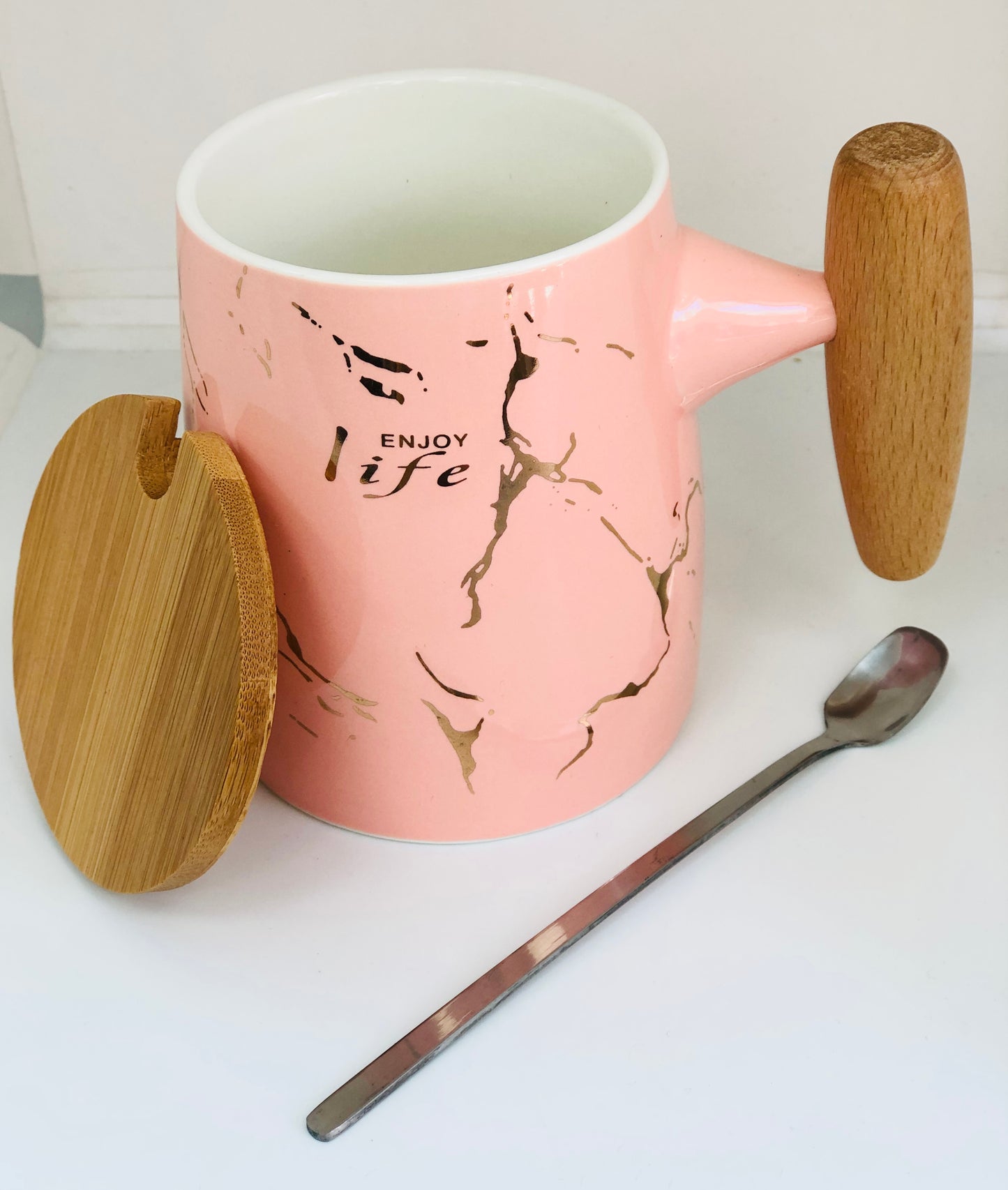 Ceramic mug with handle and wooden lid