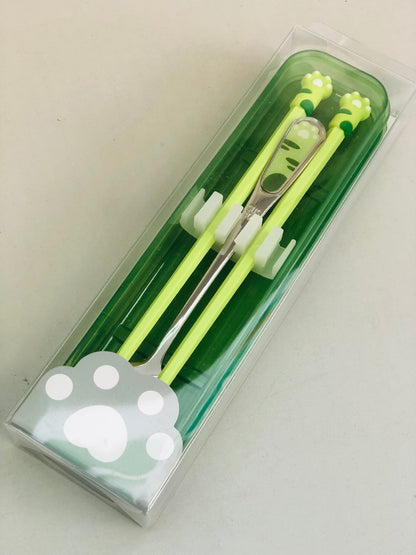 Chopsticks with cat hand spoon